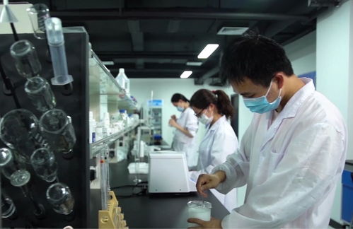 醫研共創醫學循證 綻妍領航發展締造標桿