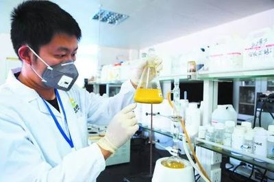 從油菜花里提煉出“綠色寶貝” 成都“小巨人” 牽頭制定行業標準
