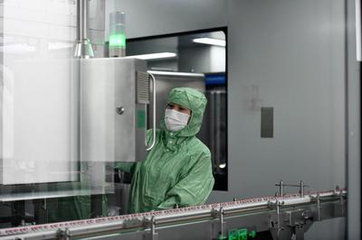 康希諾生物新冠疫苗三期生產基地產品在天津下線